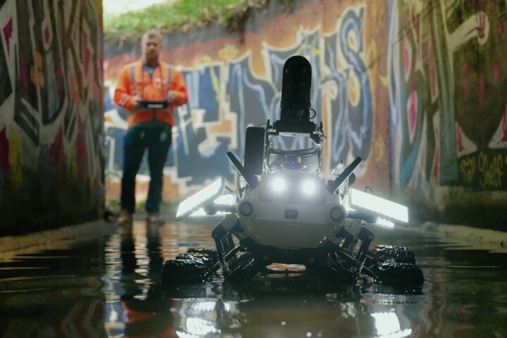 The PIPE-i robot goes where humans fear tread
