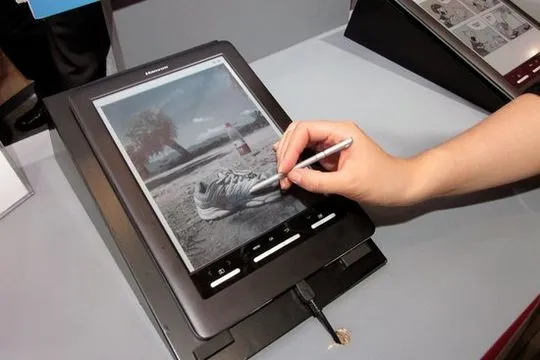 The color e-Reader will respond to touch from pen or finger