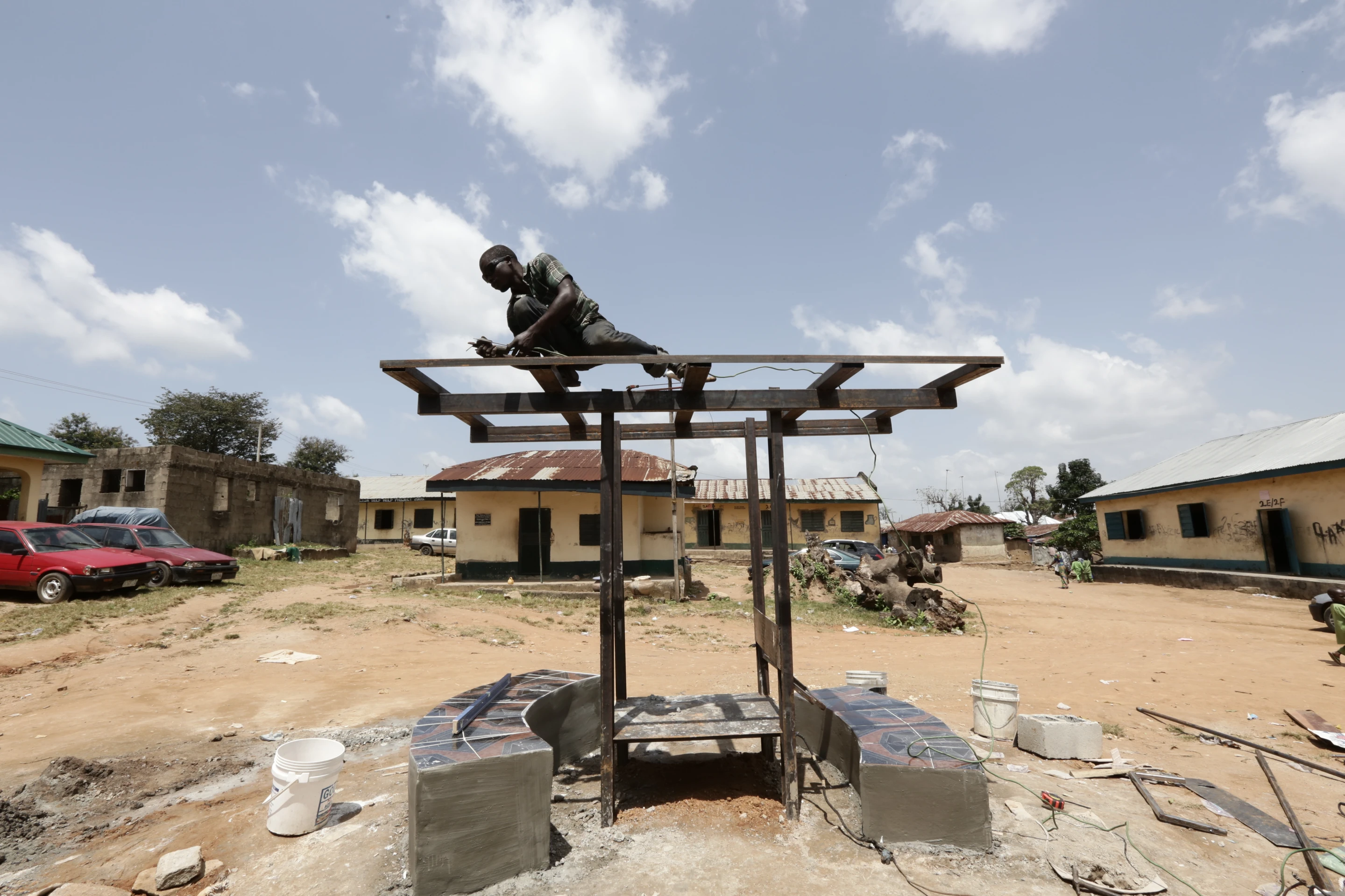 So far, the first Hello Hub has been installed in Suleja, Nigeria (Photo: Tom Saater)
