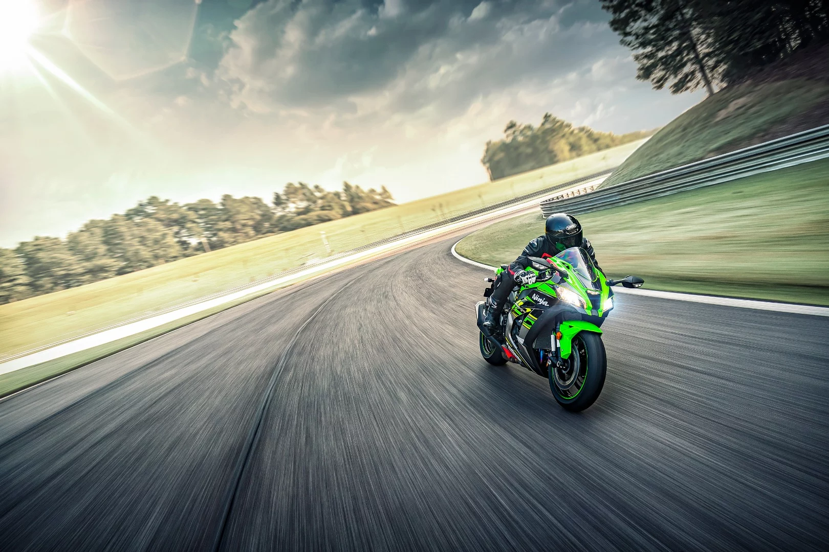 The 2019 Kawasaki ZX-10R in action