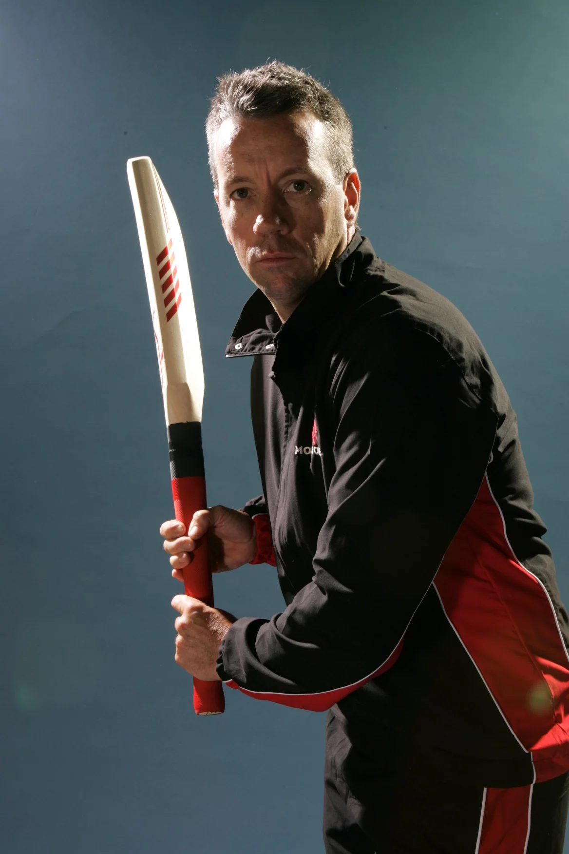 The Mongoose MMi3 cricket bat in the hands of Stuart Law (Photo: Mat Hale)