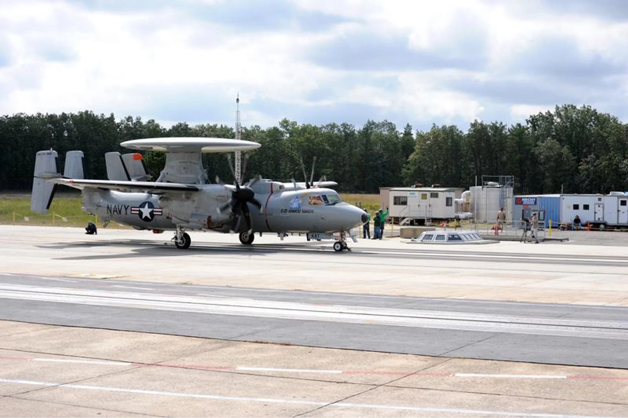 E-2D Advanced Hawkeye launches successfully using EMALS(Image: US Navy)