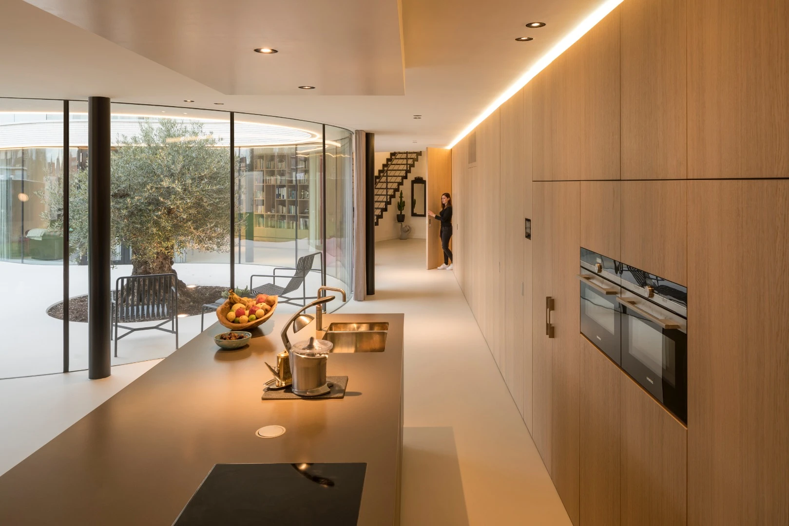 Casa Kwantes' large fitted wooden unit