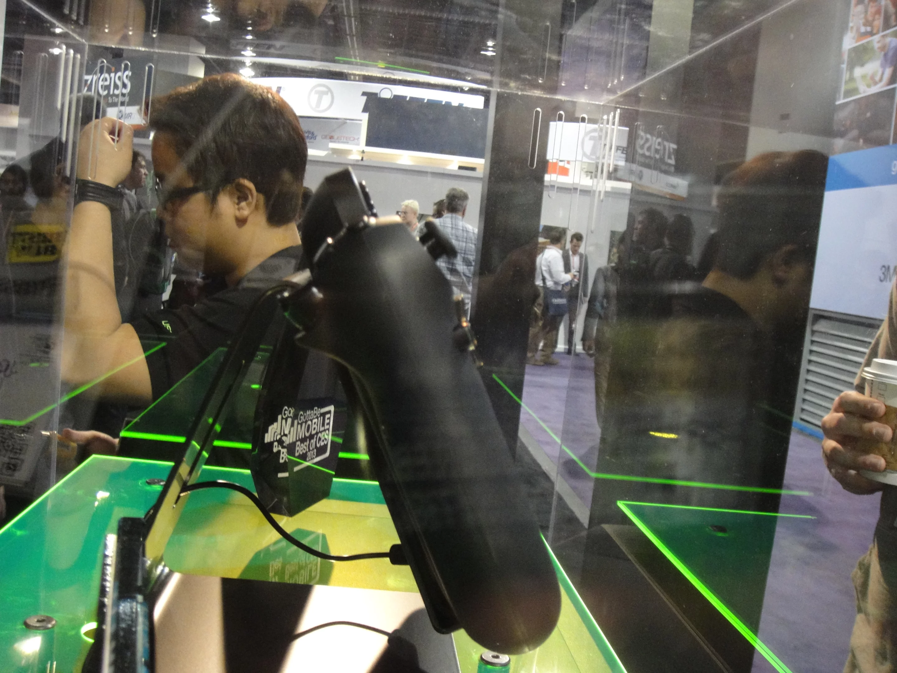 The side view of the Razer Edge gaming tablet