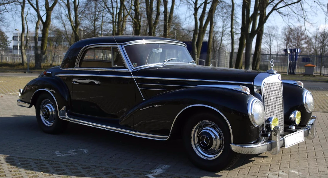 This 1957 Mercedes-Benz 300 SC Coupe sold for €572,700 ($623,612)