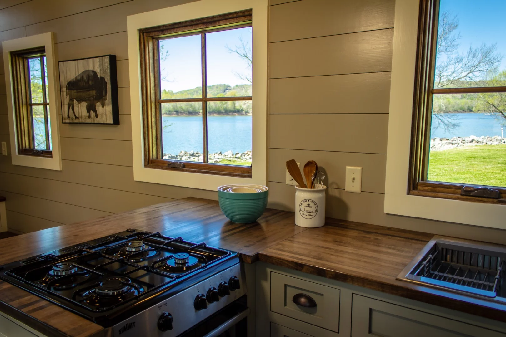 The Cedar House's kitchen