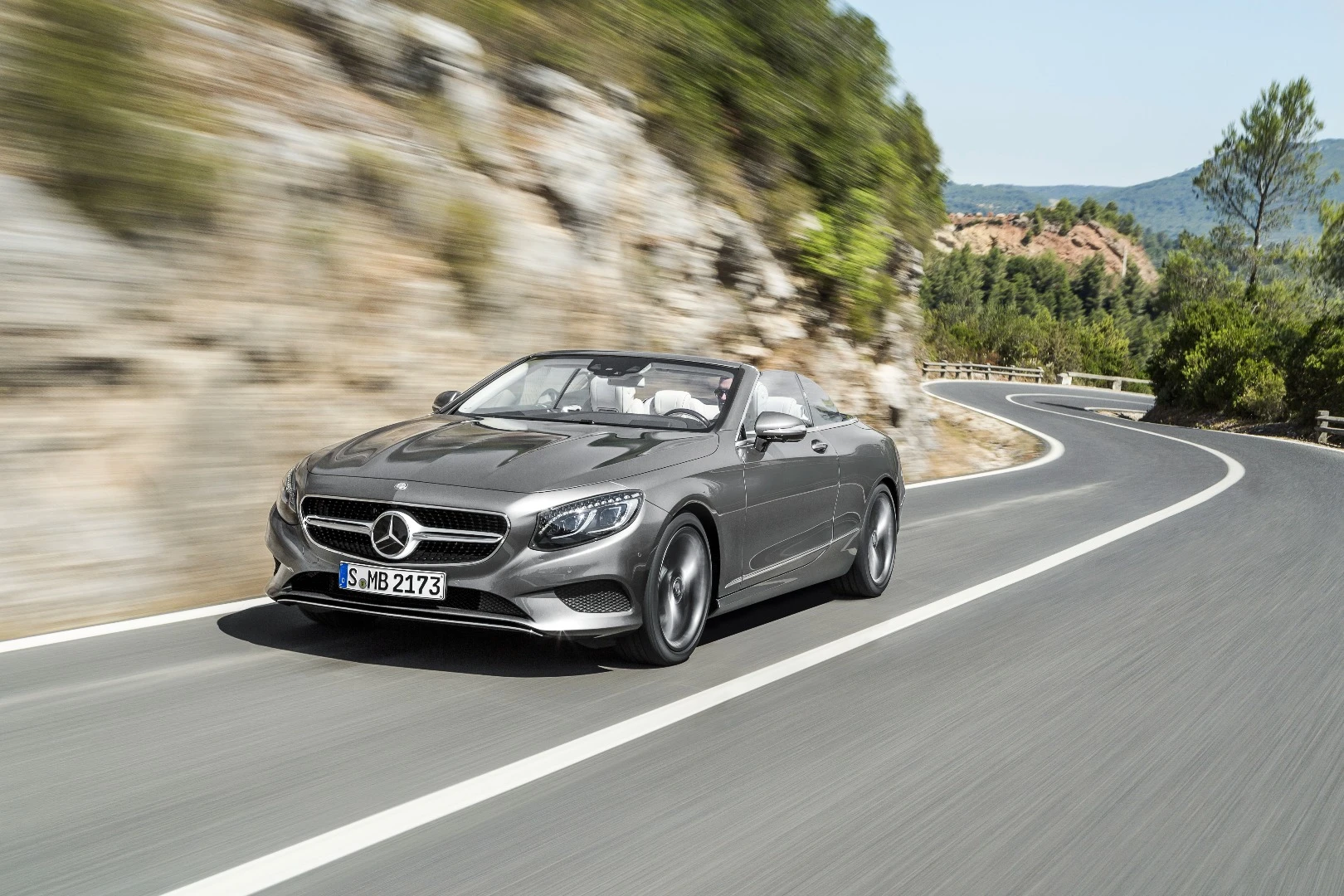 Mercedes' diamond grille makes an appearance on the S-Class Cabrio