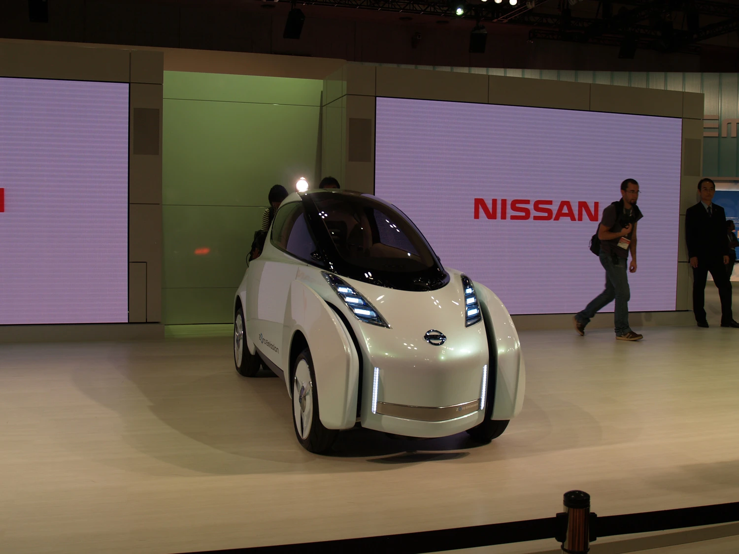 Nissan's LandGlider