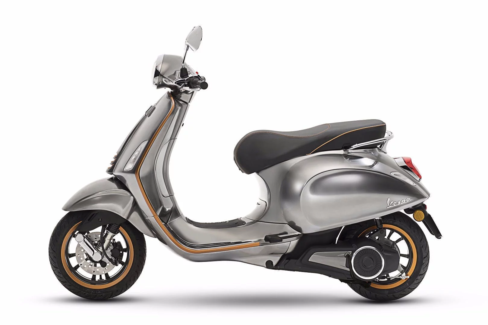 The Vespa Elettrica can cover 100 km on each charge