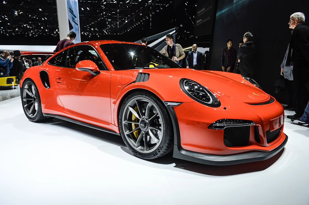 A magnesium roof helps to lower the car's center of gravity (Photo: C.C. Weiss/Gizmag.com)