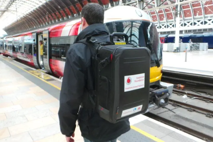 The Vodafone Foundation has unveiled a portable mobile network contained in an 11 kg (24.3 lb) backpack