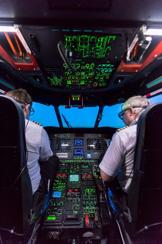 eye-tracking-monitors-helicopter-pilots-flying-blind