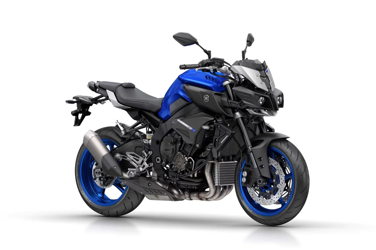 Yamaha MT-10: chunky bolts in the front fairing give it an industrial feel