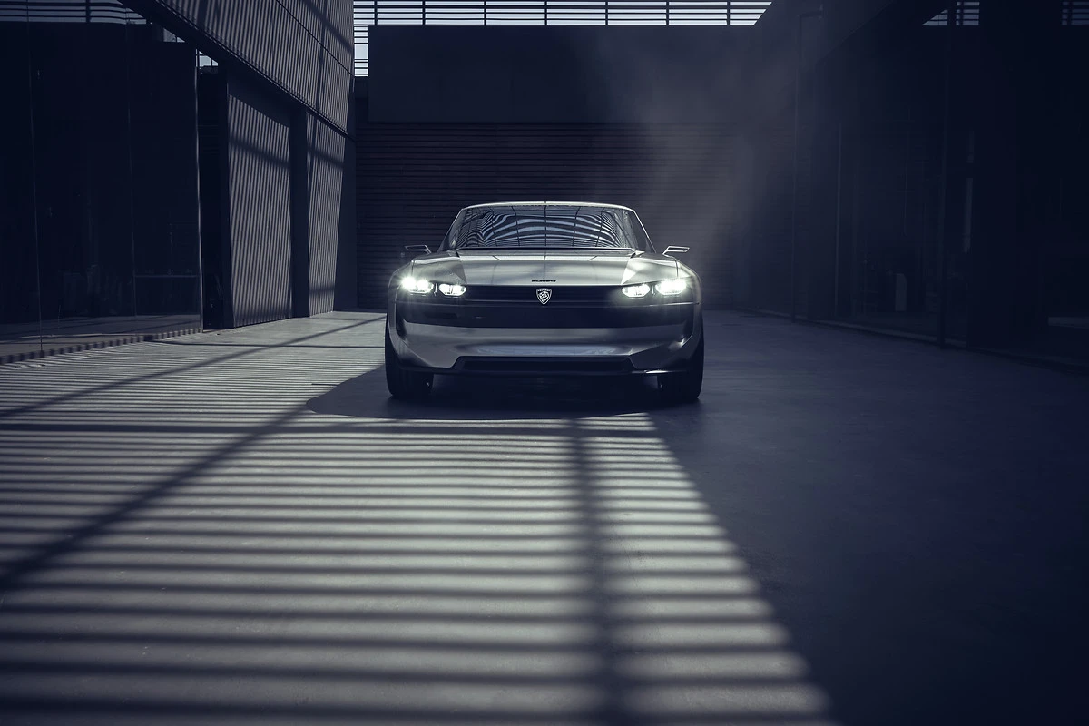 Peugeot slaps a 373-mile range on the e-Legend, saying it has a 100-kWh battery pack