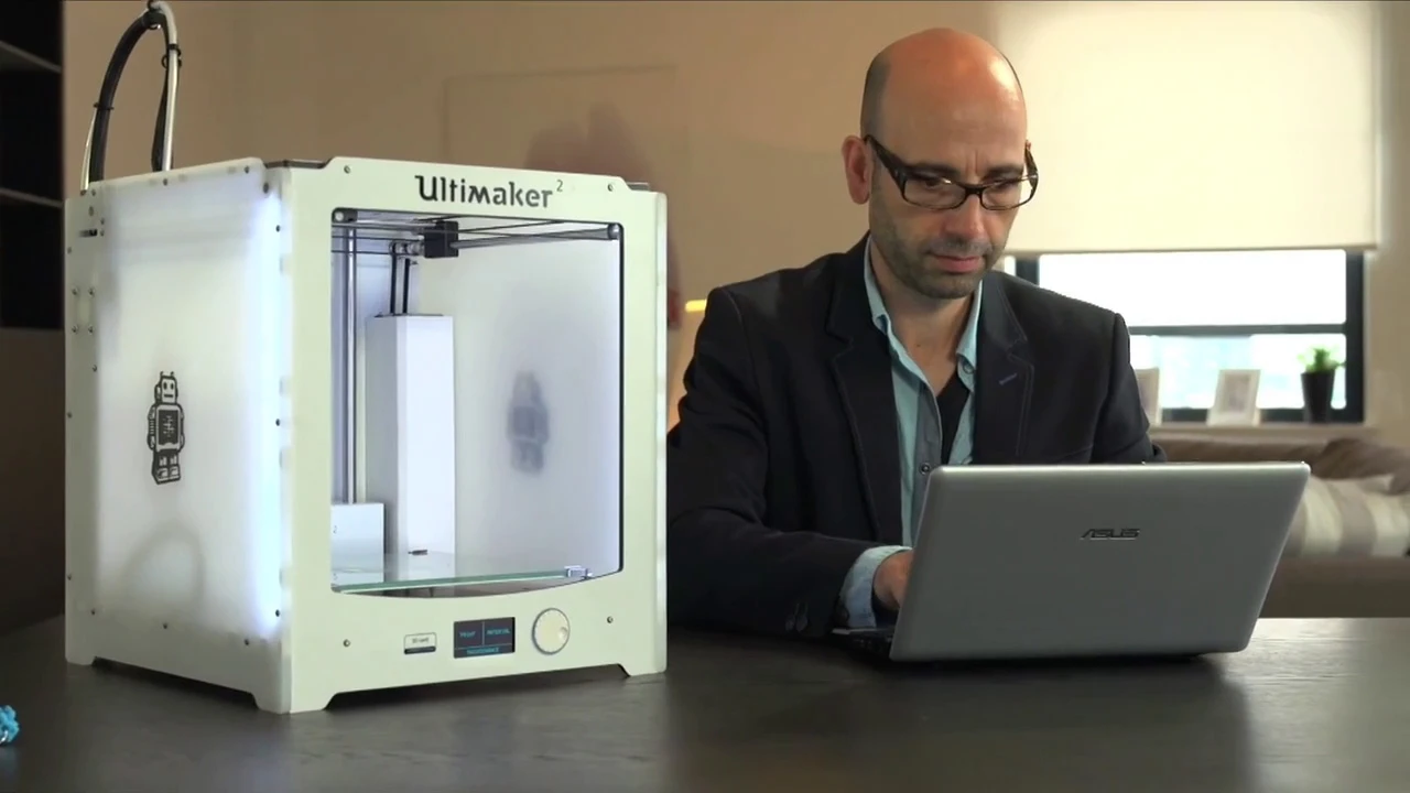 The Ultimaker 2 has the same footprint as the Ultimaker Original (338 x 358 x 389 mm) but has a slightly larger build volume