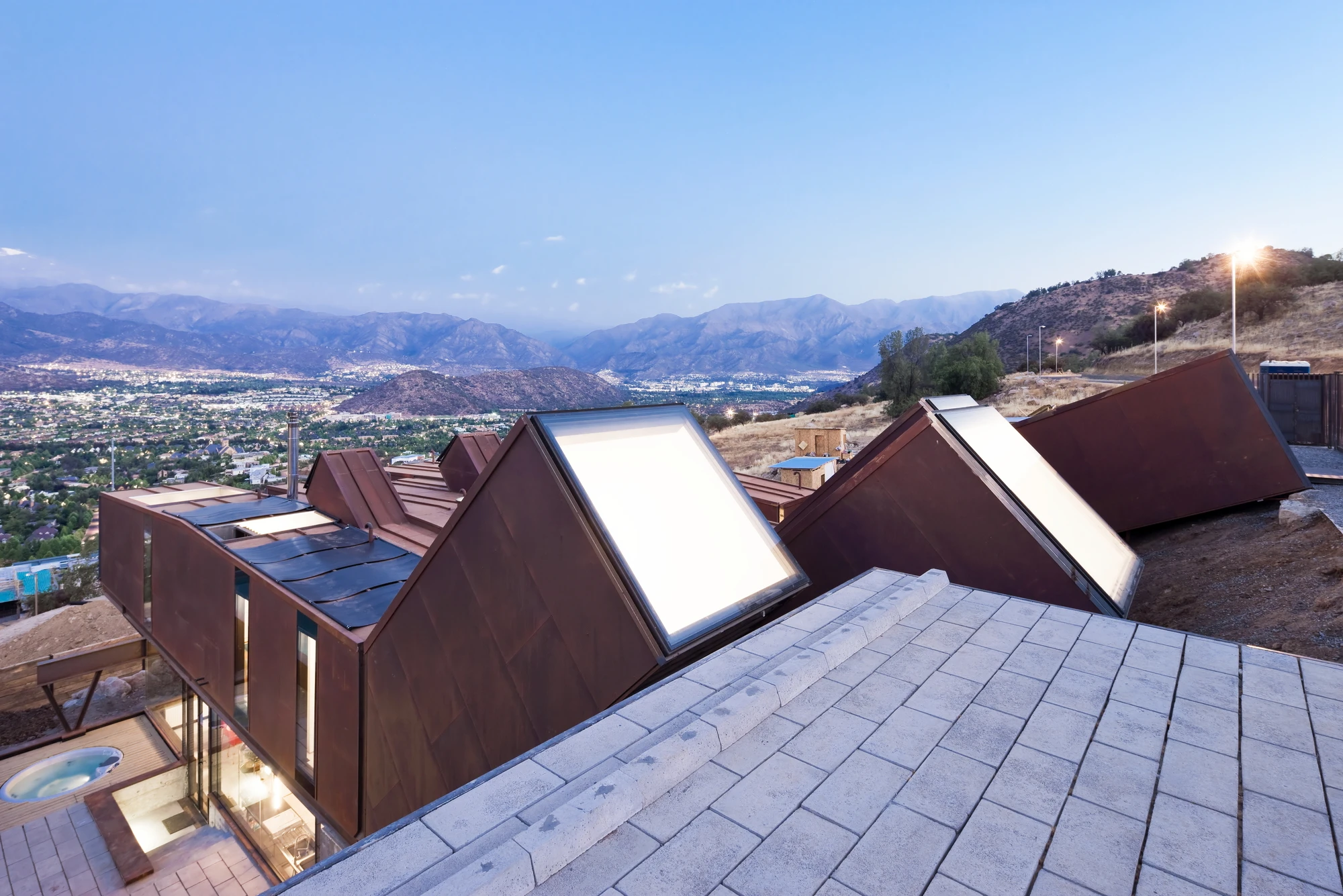 The house boasts views of the Andes Mountains (Photo: Sergio Pirrone)
