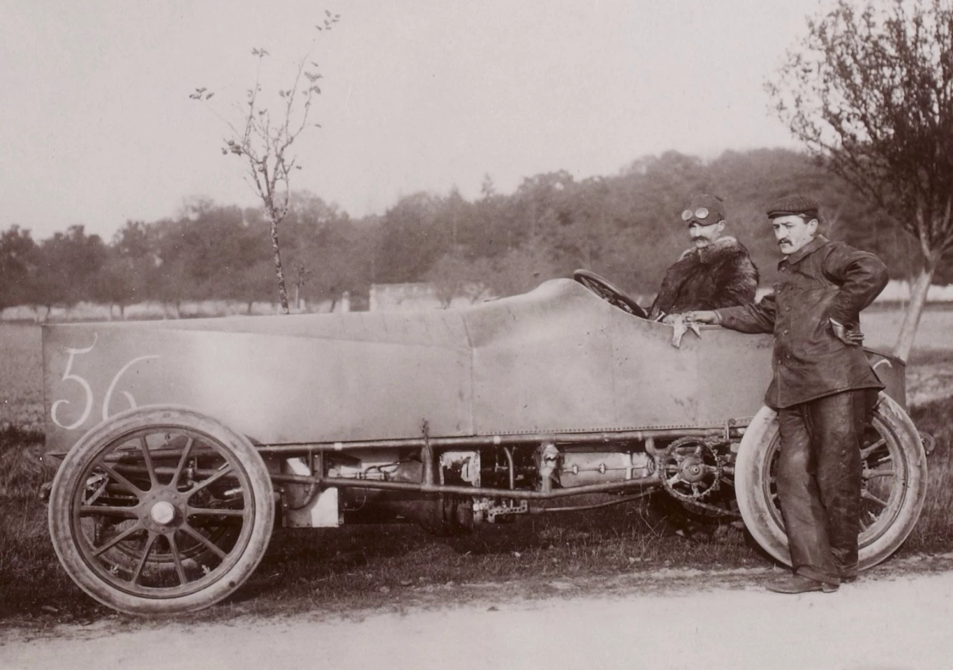 Duray did it again in the Gobron-Brillie on 5 November 1903, pushing the new car speed record to 84.73 mph (136.36 km/h)