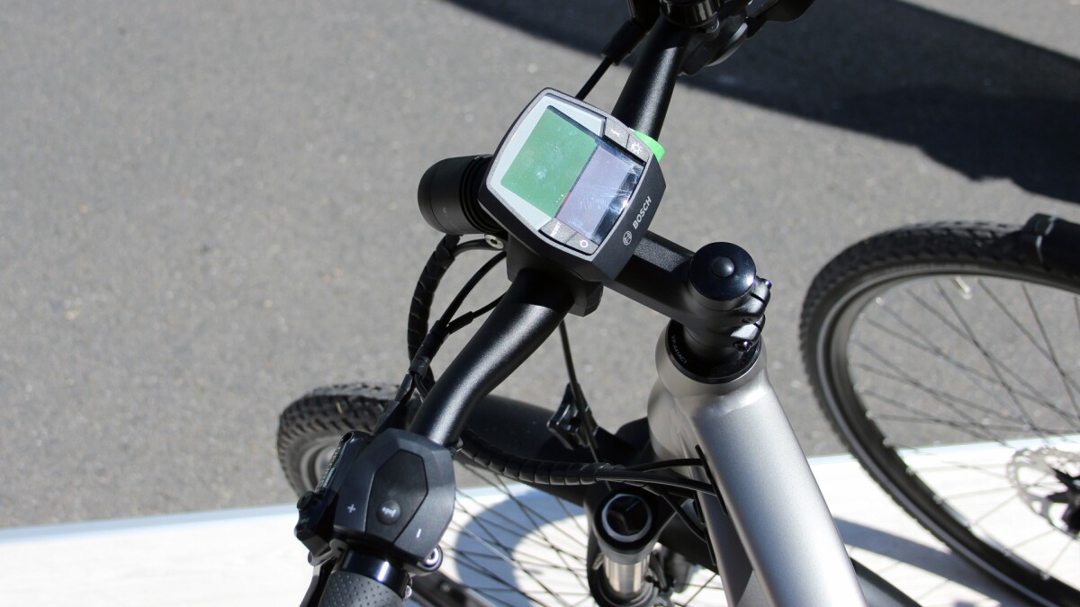 A bar-mounted LCD control unit lets riders view stats such as speed and battery charge level