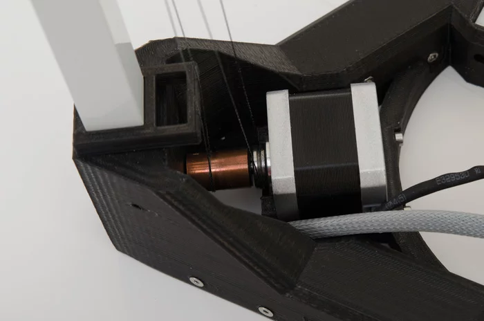 Triple pulley system, bottom corner