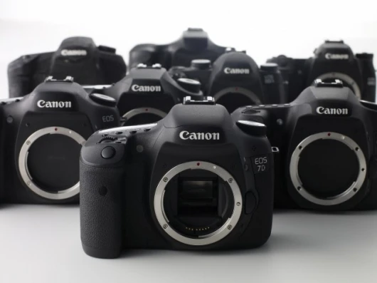 A gaggle of EOS 7D