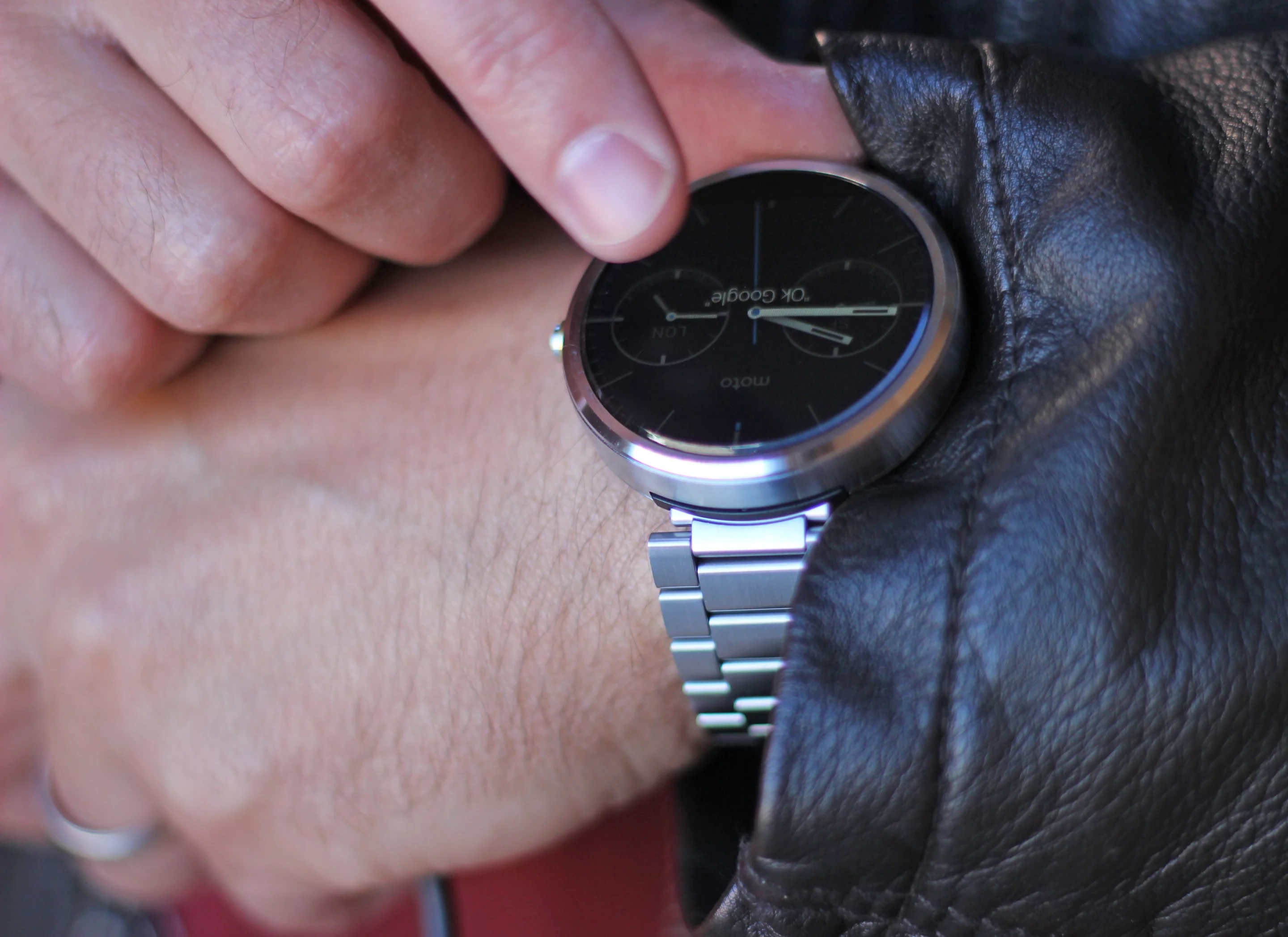 Moto 360 (Photo: Will Shanklin/Gizmag.com)
