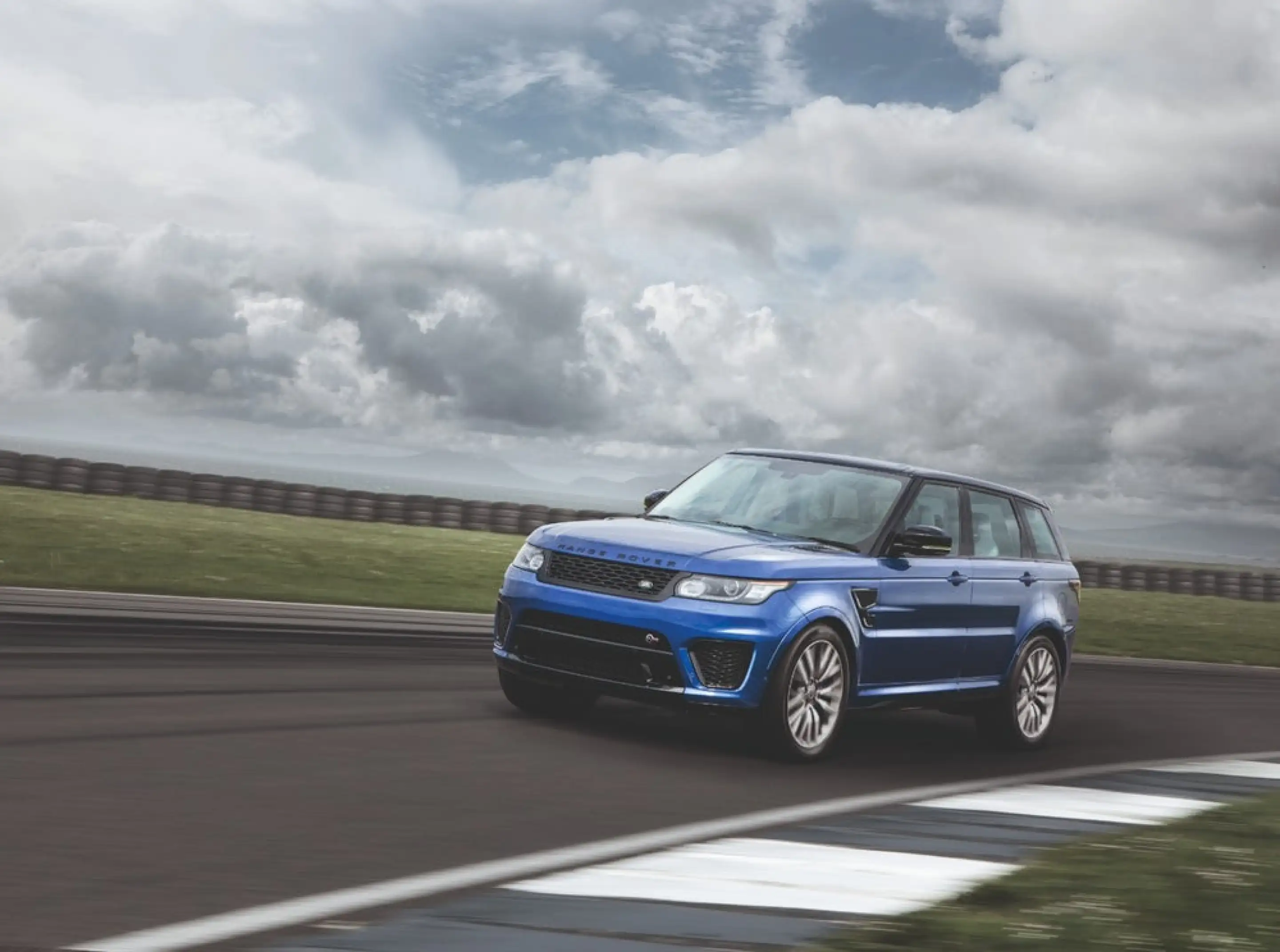 2019 Ranger Rover Svr Review: 2019 Range Rover Sport SVR is 575 horsepower worth of luxury
