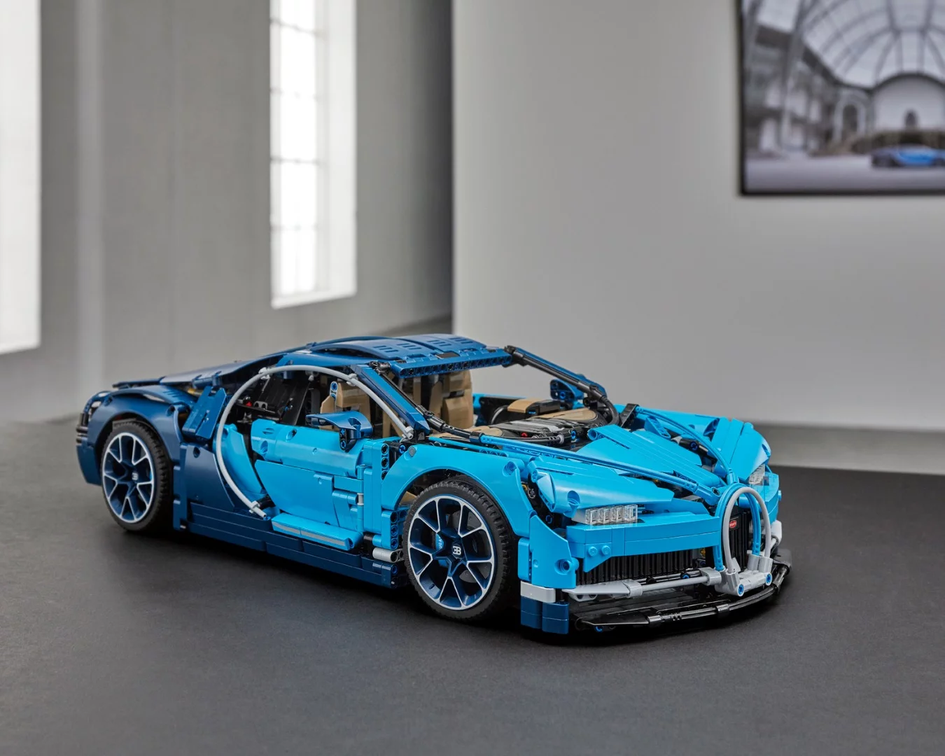 Lego Technic Bugatti Chiron: with plenty of moving parts, from the aerodynamic rear wing all the way down to the pistons in the motor