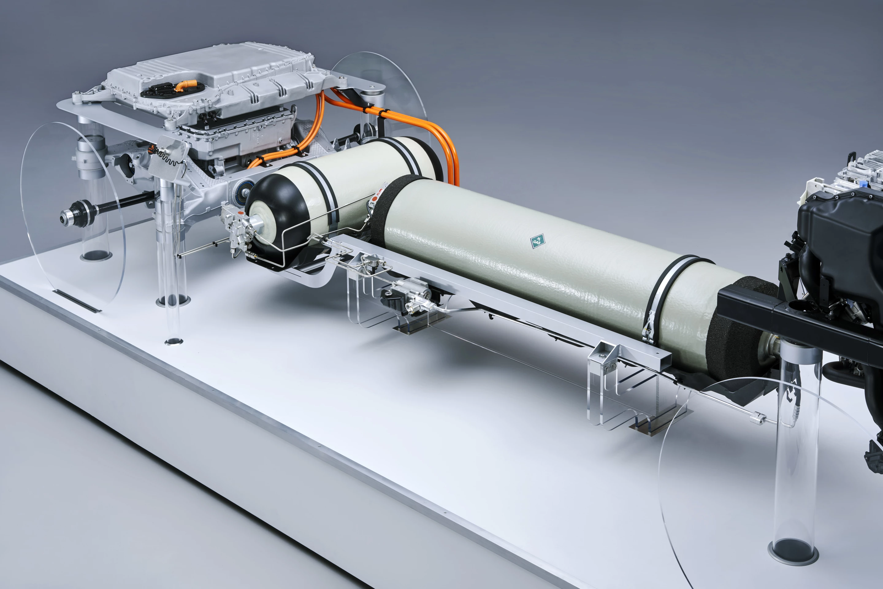 High-pressure tanks store 6 kg of compressed hydrogen