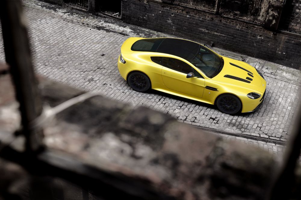Vantage S “track-mode” setting with delayed anti-lock braking technology should make track day even more better