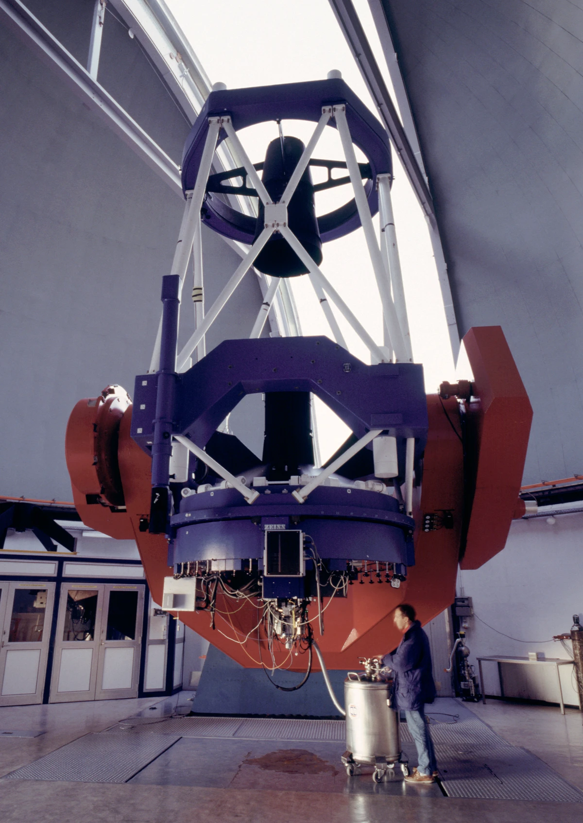 The 2.2 m ESO/MPG telescope at ESO's La Silla observatory in Chile (Credit: ESO/H.H.Heyer)