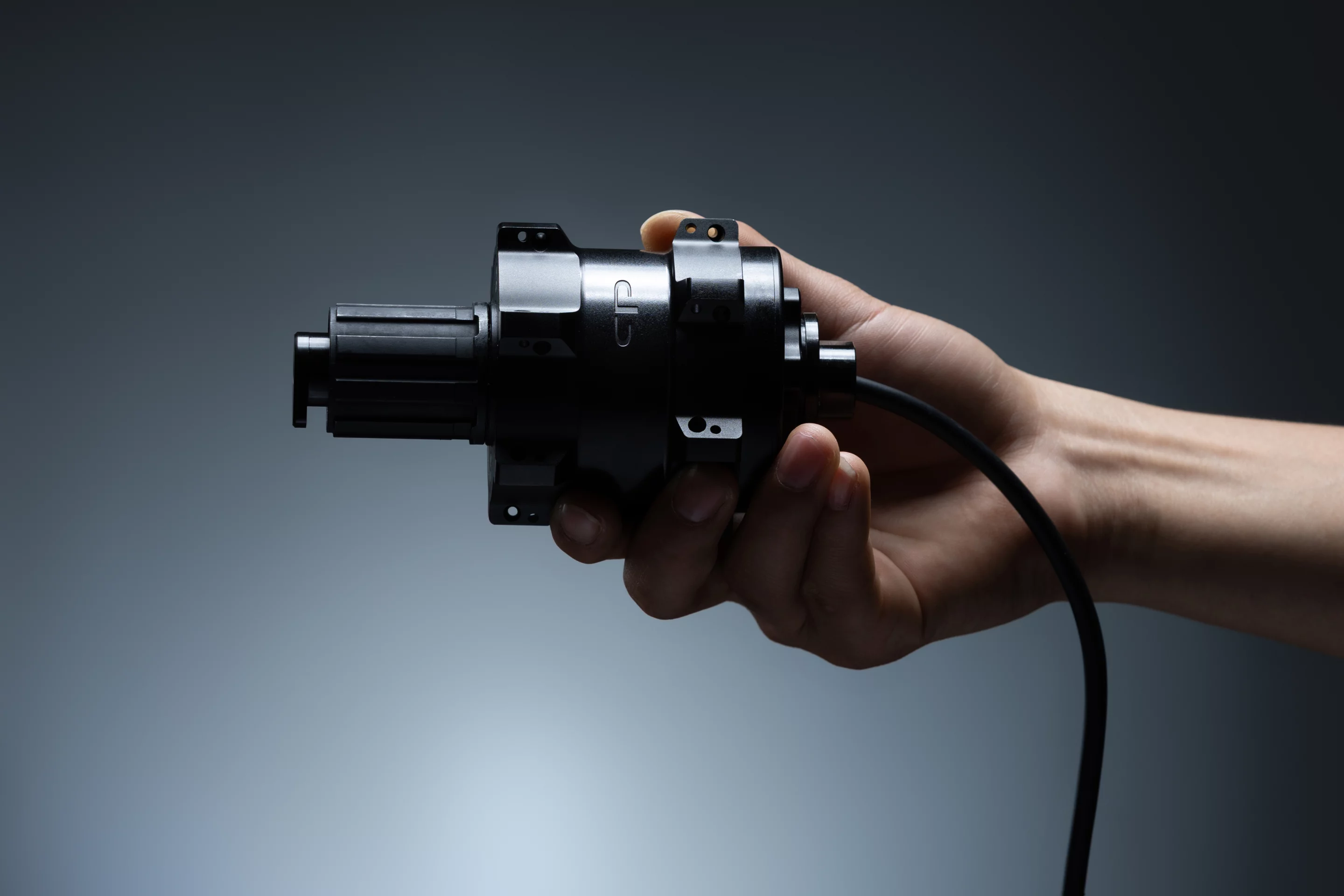 The Flex is compatible with wheels that have 142 x 12-mm thru axles; 6-bolt, 140/160-mm rotor mounts; and Shimano HG or SRAM XD/XDR freehub compatibility