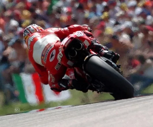 Capirossi set one of the fastest laps of the race (1'23.708), but suffered from lack of grip and was eventually ninth