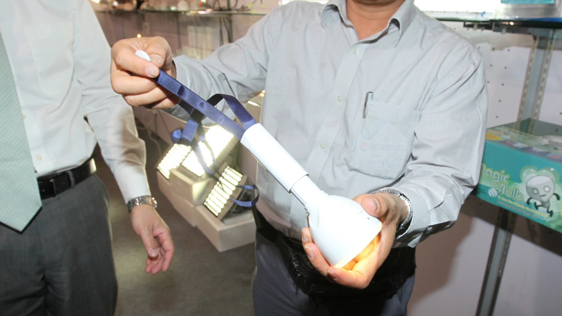 Attaching the long handle