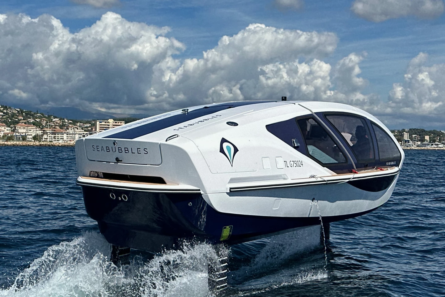 The Smart Bubble utilizes an electronic fly-by-wire steering system