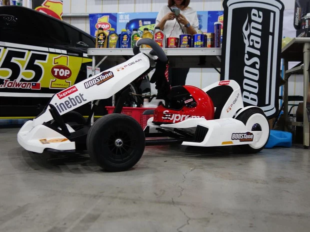 Segway-Ninebot earned itself recently a Best of the Best Red Dot Award for its first go-kart and has taken to Indiegogo to raise funds for production