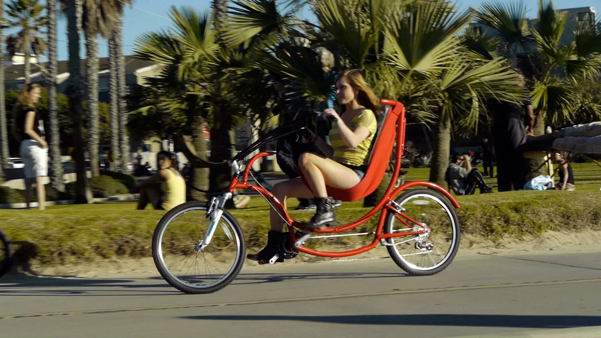 A tush-friendly BananaHama Bike in action