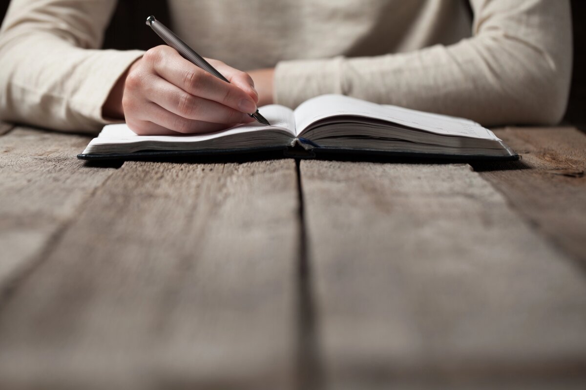 Your handwriting might reveal more about your brain than you realize