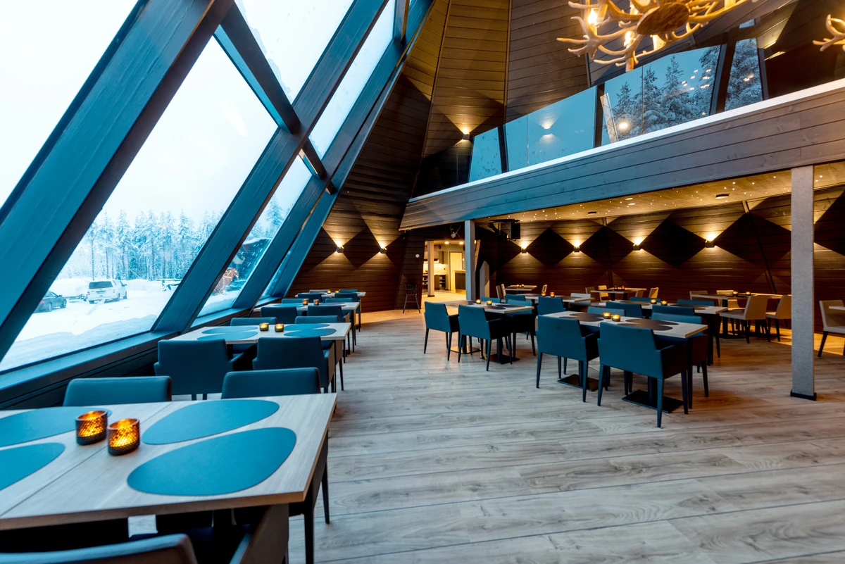 The same themed glass panels also featured in the Glass Restaurant