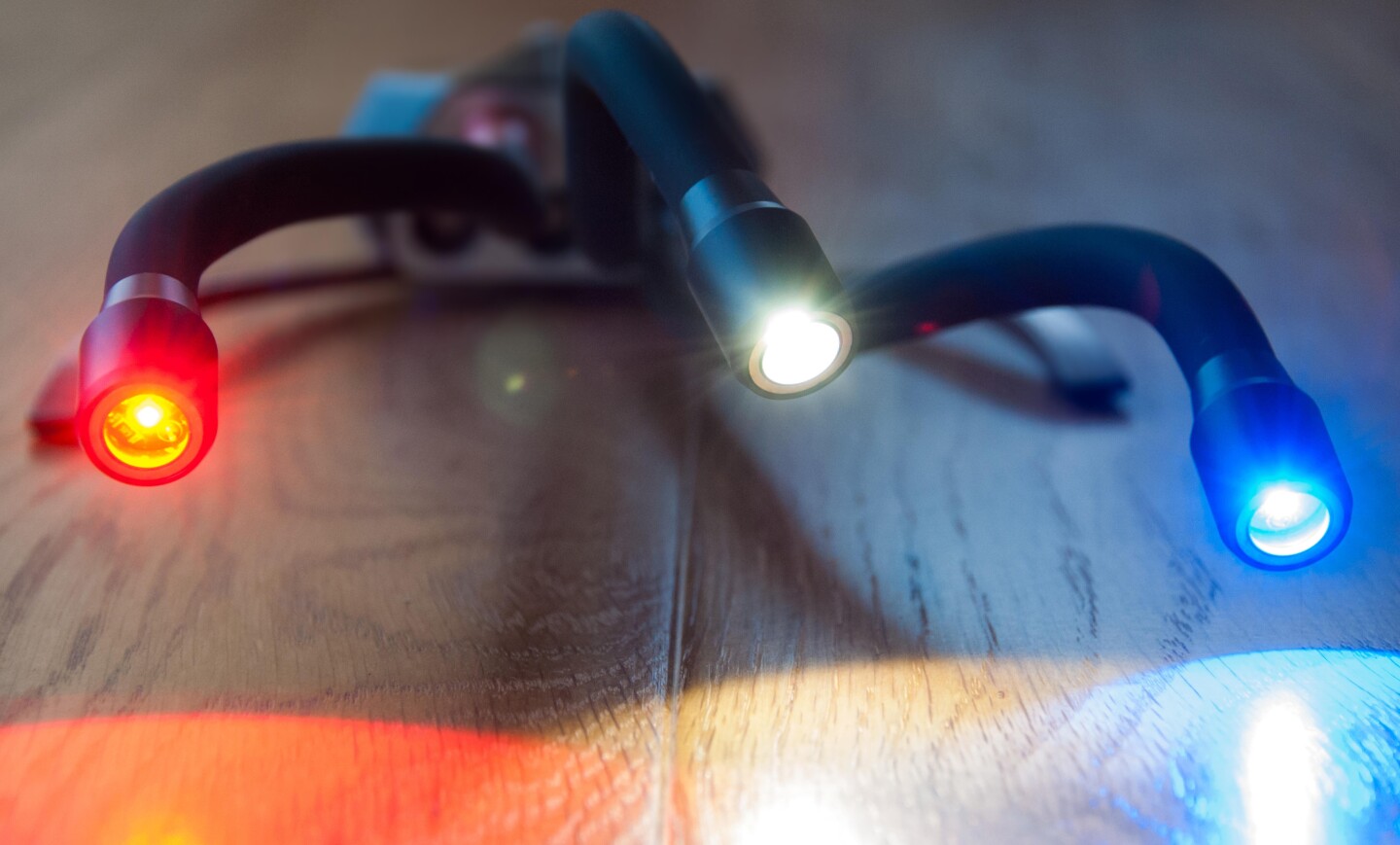 The flexible LED arms of the The Adaptalux system give macro photographers more control over their lighting