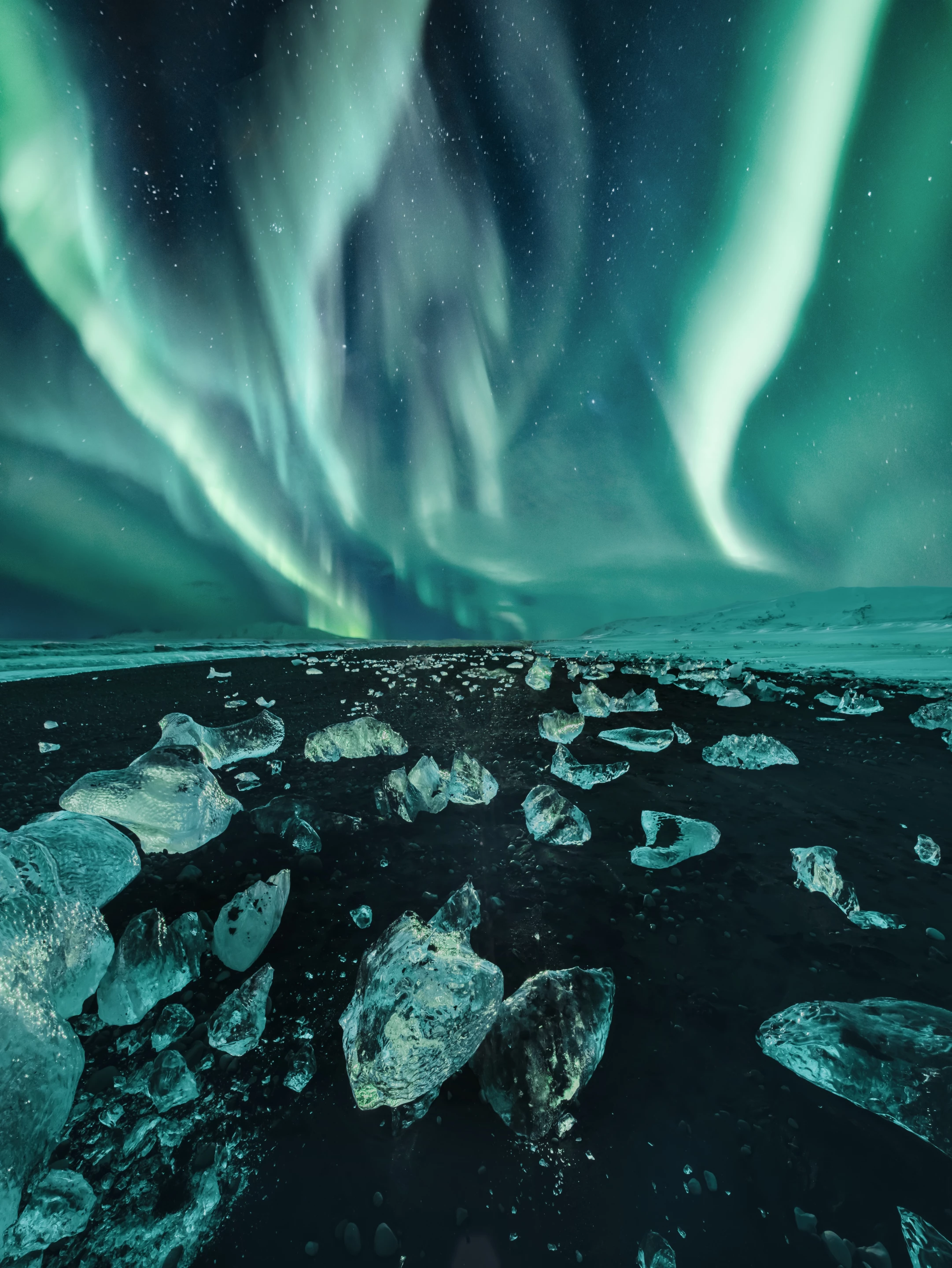 Highly Commended - Aurorae. Iceland. Diamond Beach