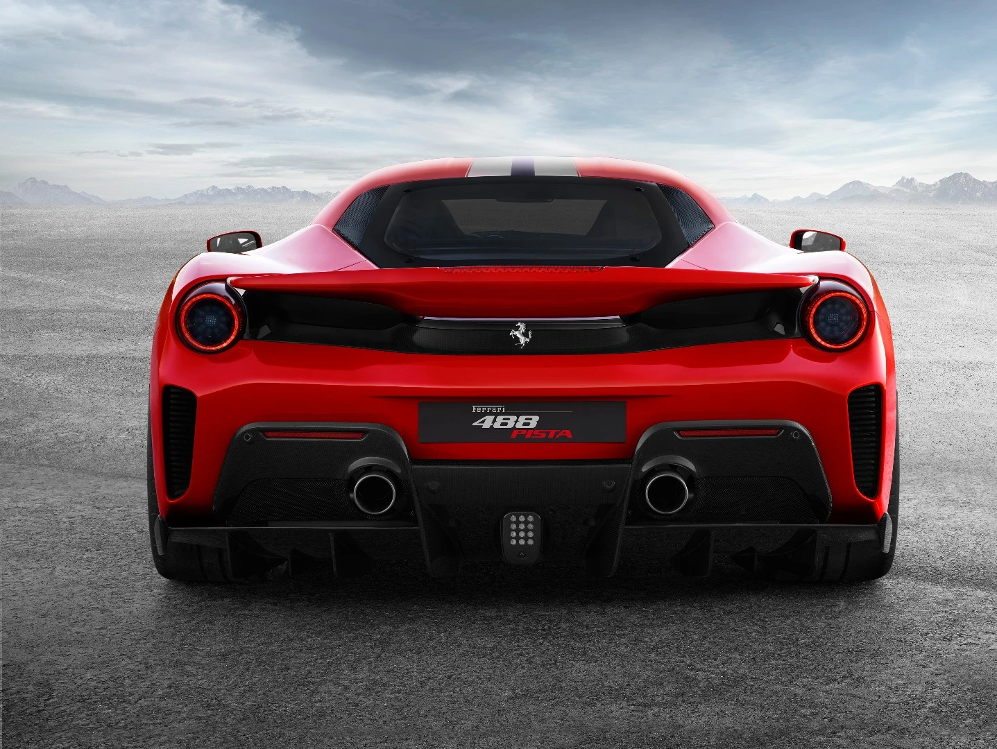 Ferrari 488 Pista: rear view