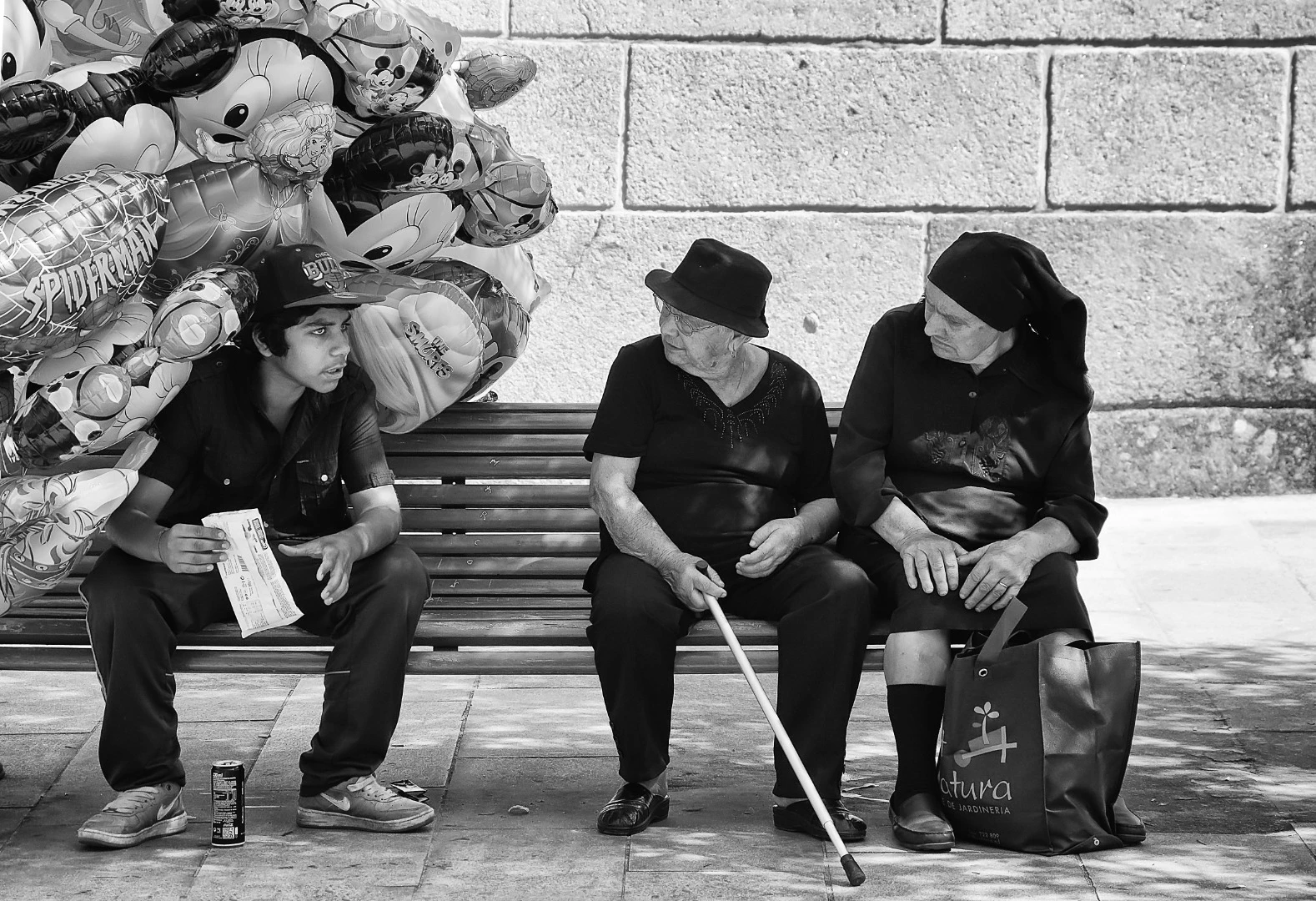 Runner up, 17:00 hour. "In conversation", Lutz Janichen. Ponte de Lima, Portugal