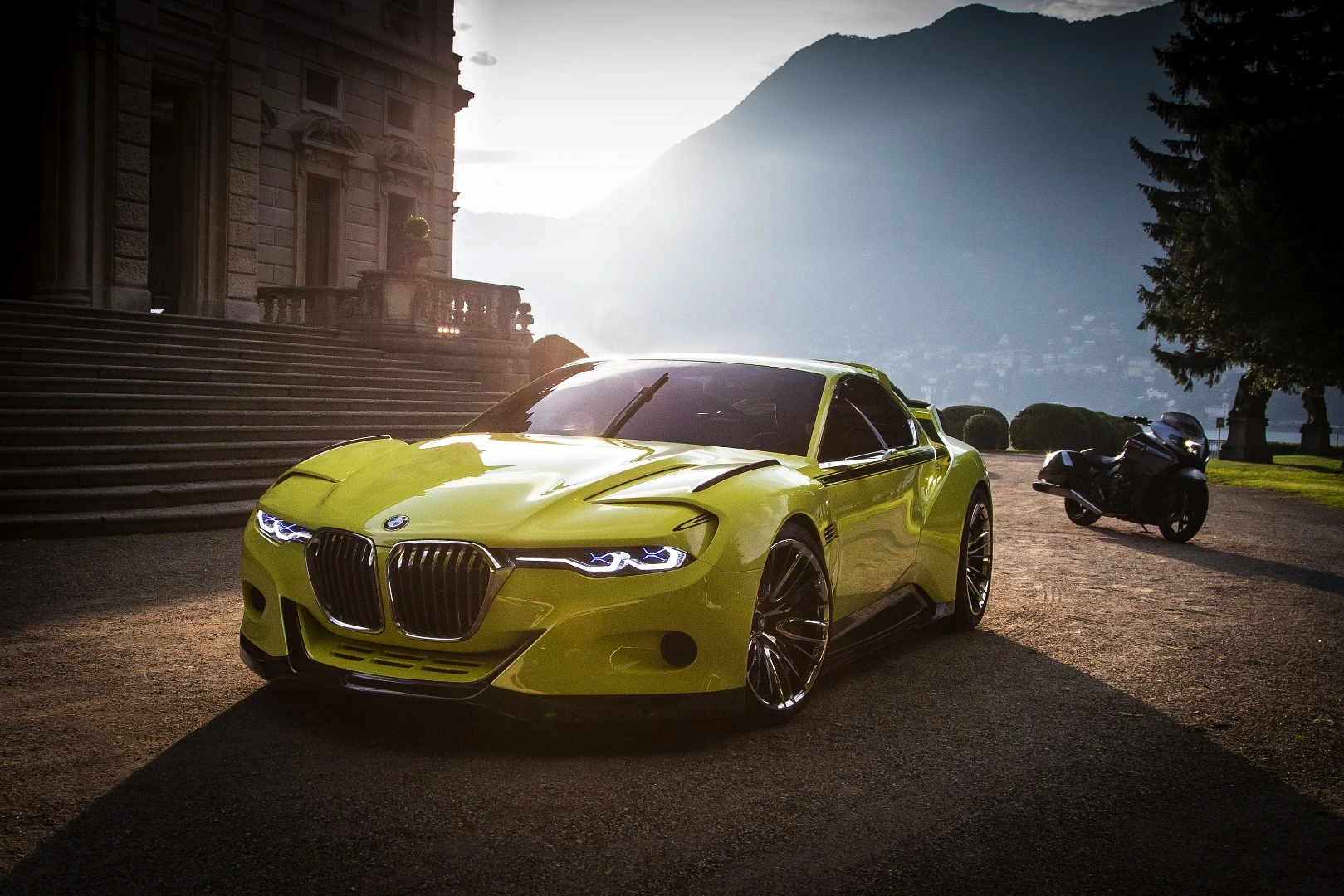 BMW has taken the wraps off a tribute to its legendary 3.0 CSL at the Concorso d’Eleganza Villa d’Este. The 3.0 CSL Hommage is an attempt to recreate the magic of the classic coupe using modern lightweight materials and some very un-1970s technology and styling.