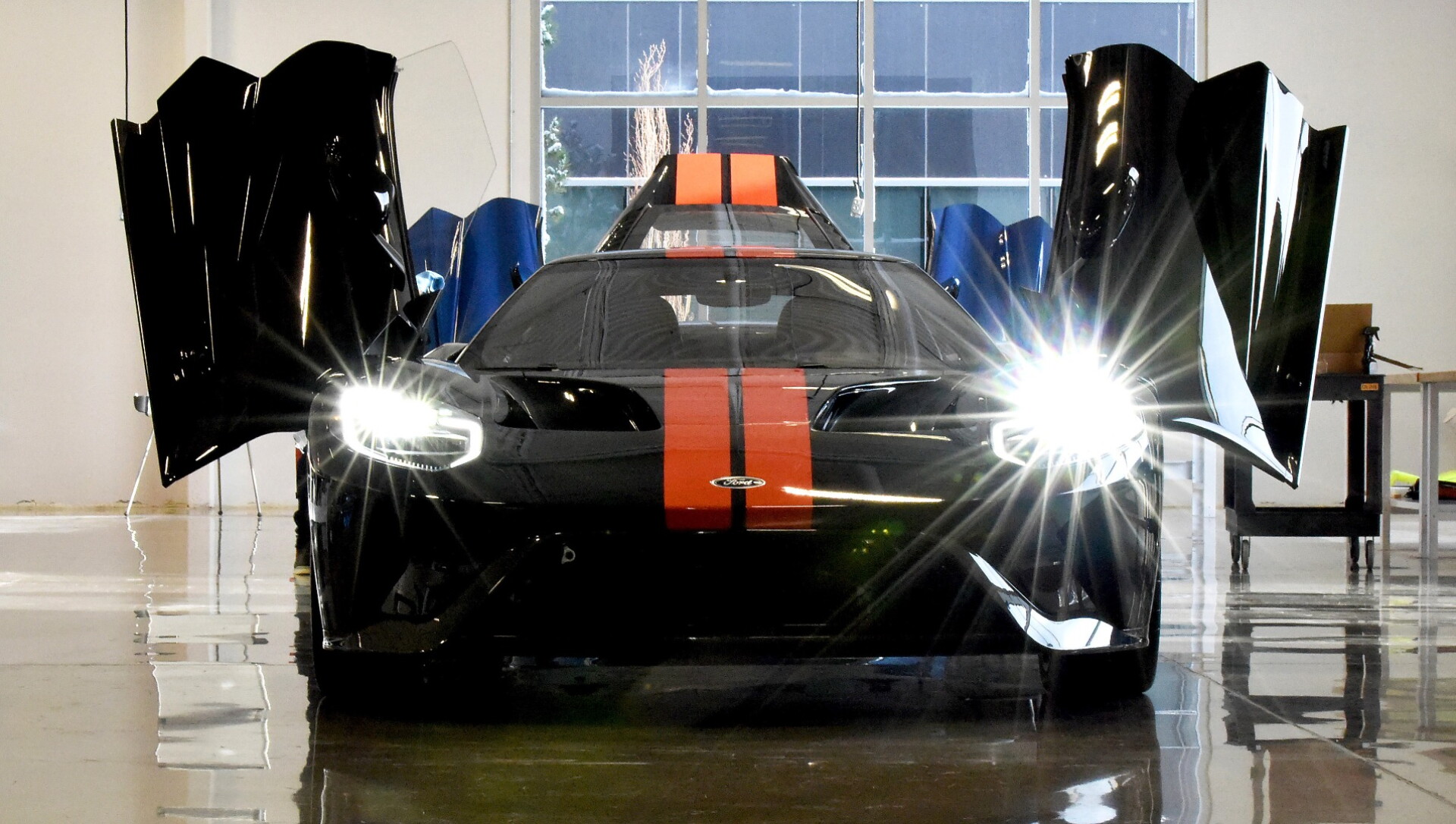 Ford drops the spec sheet for the 216-mph 2017 GT