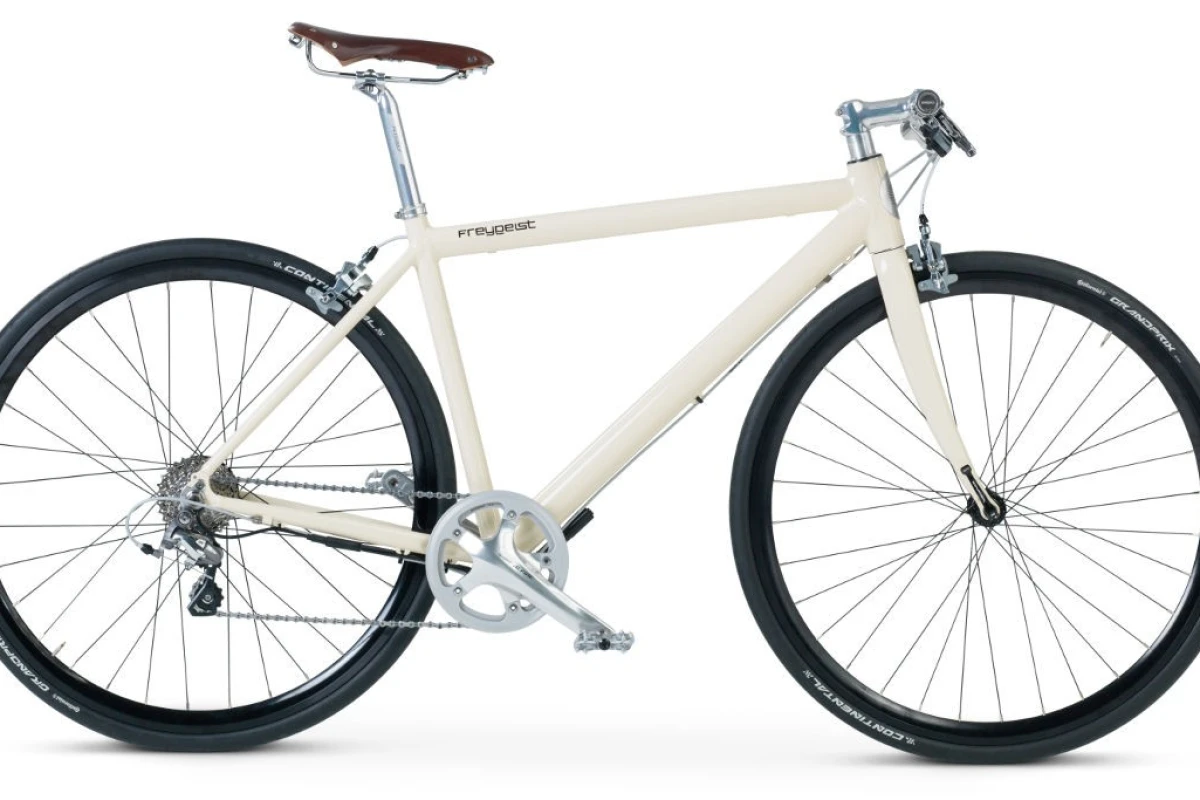 The Freygeist e-bike weighs 26.5 lb and looks quite similar to a non-electric urban commuter