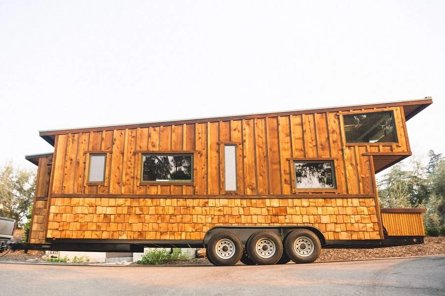 El Toro is based on a triple-axle trailer and measures 28 ft (8.5 ft)-long