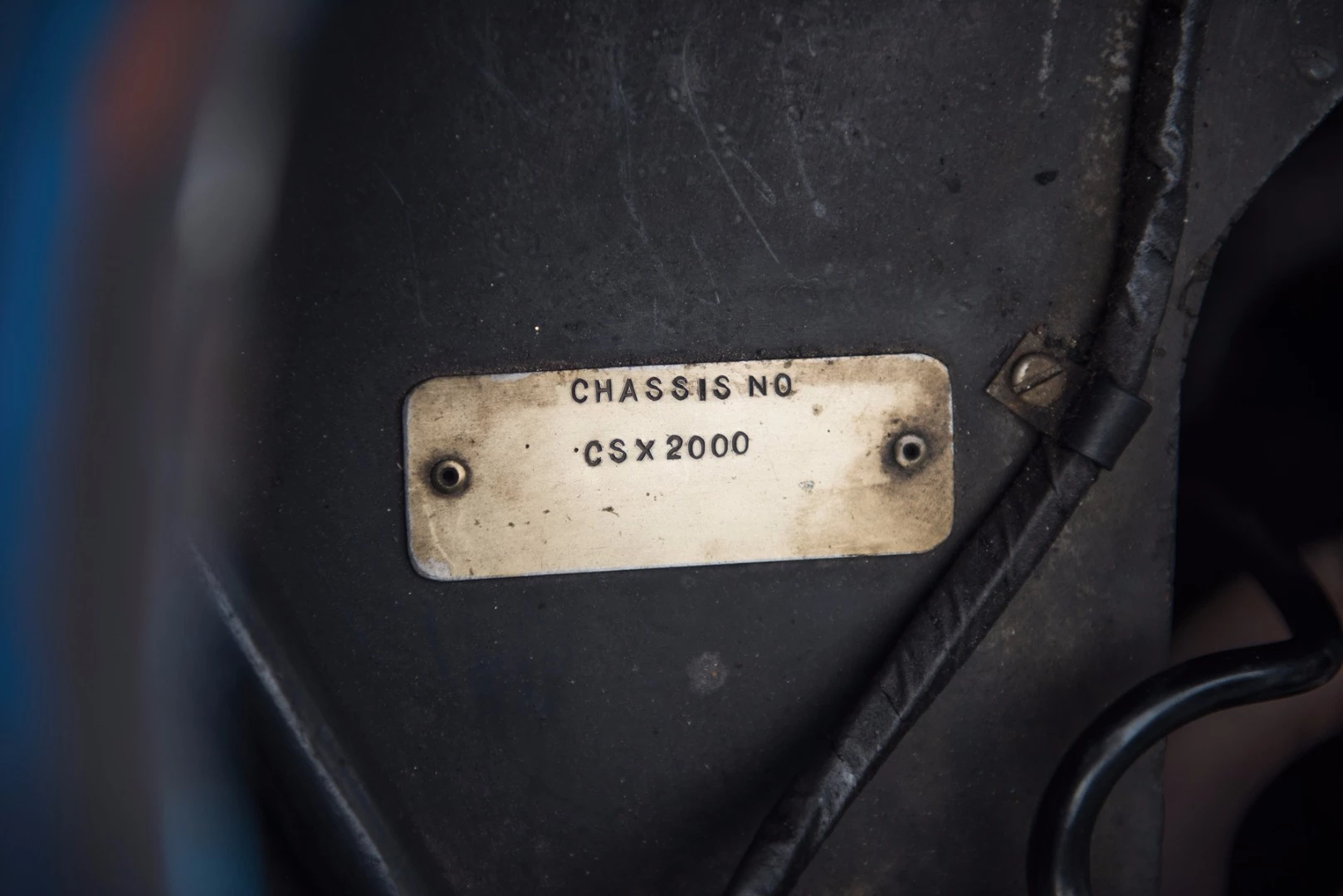 A badge on the CSX 2000 references its model name