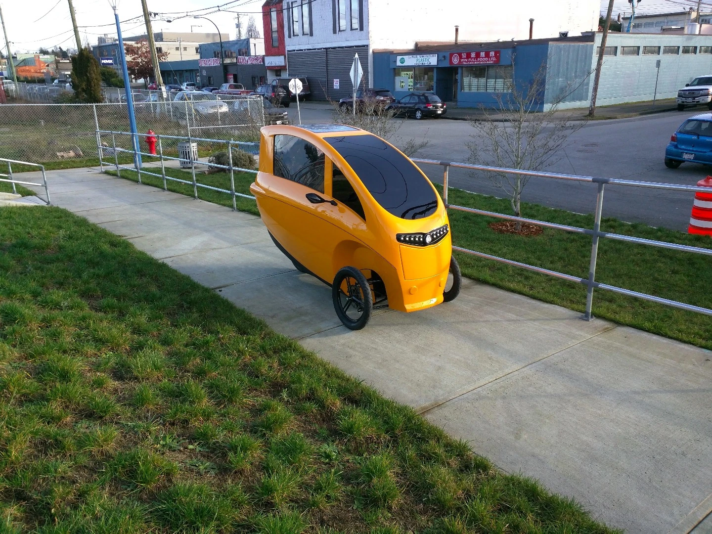 The target weight of the final client-ready version of the Veemo is 120 kg (265 lb)