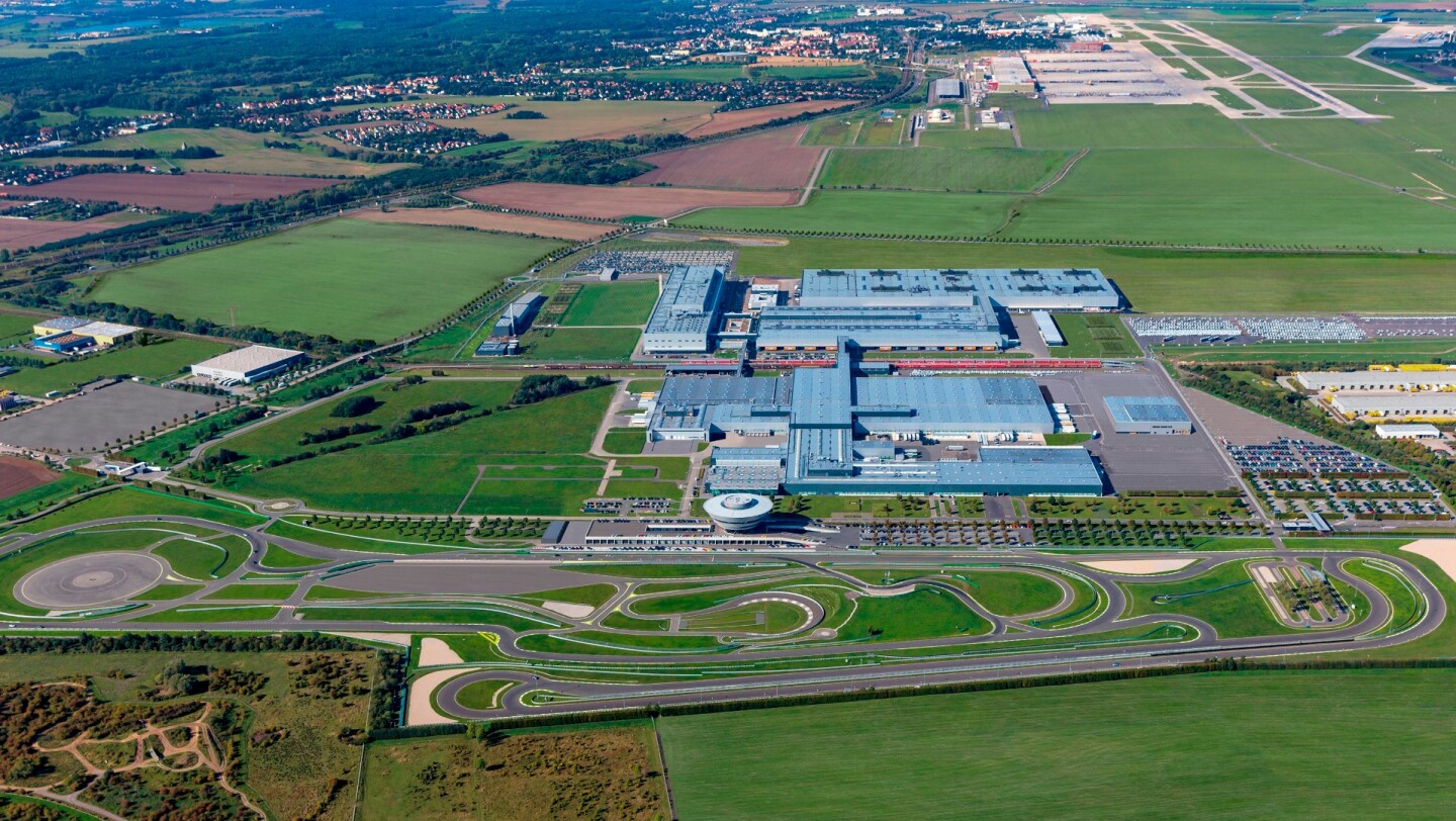 The Leipzig factory produces most of Porsche's primary model lineup, including the Panamera, the Cayenne, and the Macan