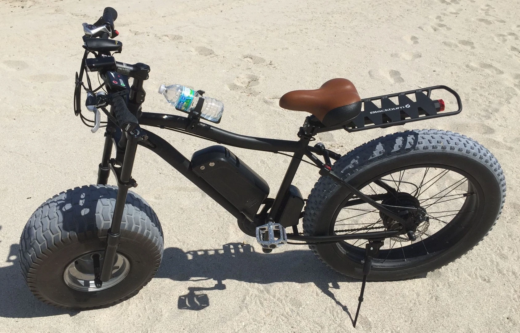 The idea behind the Xterrain500 is that its ultra-wide tire will provide the front end of the bike with a huge amount of float, keeping it from getting bogged down in soft surfaces